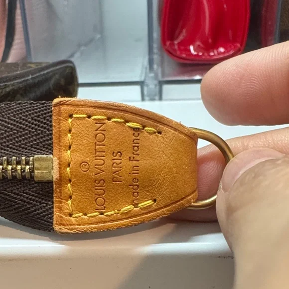 AUTHENTIC Louis Vuitton Brown Monogram mini pochette - Picture 4 of 10